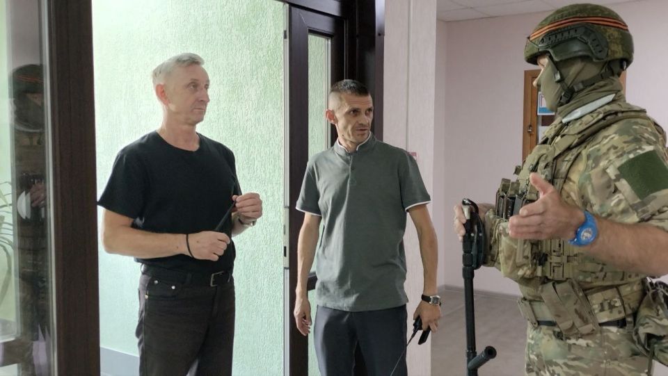 Андрей Рубанцов: Сегодня, по моему поручению, в Администрации городского округа были проведены антитеррористические учения по обнаружению подозрительного предмета с привлечением силовых структур Андрей Рубанцов: Сегодня, по моему поручению, в Администрации городского округа были проведены антитеррористические учения по обнаружению подозрительного предмета с привлечением силовых структур