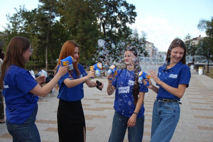 Аквагрим, конкурс рисунков, эстафеты и море подарков: В кануну Дня города для юных луганчан устроили праздник Аквагрим, конкурс рисунков, эстафеты и море подарков: В кануну Дня города для юных луганчан устроили праздник