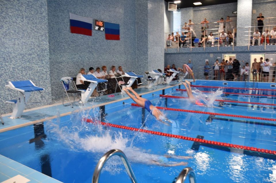 Сергей Козенко: Сегодня на базе Краснодонской спортивной школы № 1 состоялось торжественное открытие Республиканских соревнований по плаванию «День спринтера!» Сергей Козенко: Сегодня на базе Краснодонской спортивной школы № 1 состоялось торжественное открытие Республиканских соревнований по плаванию «День спринтера!»