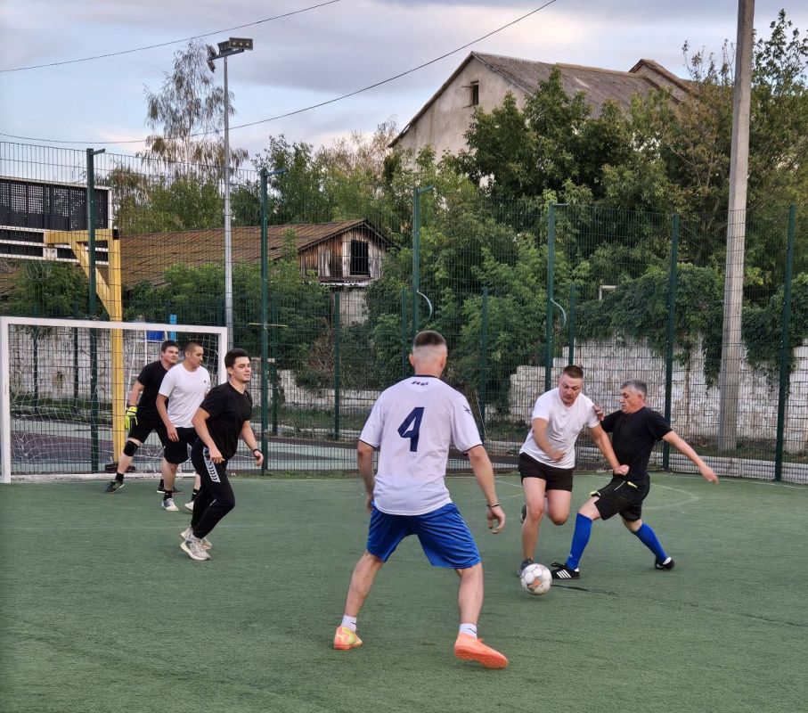 Стражи правопорядка двух ОМВД сразились в товарищеском футбольном матче Стражи правопорядка двух ОМВД сразились в товарищеском футбольном матче