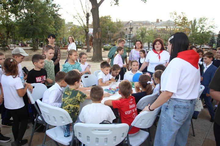 Аквагрим, конкурс рисунков, эстафеты и море подарков: В кануну Дня города для юных луганчан устроили праздник Аквагрим, конкурс рисунков, эстафеты и море подарков: В кануну Дня города для юных луганчан устроили праздник