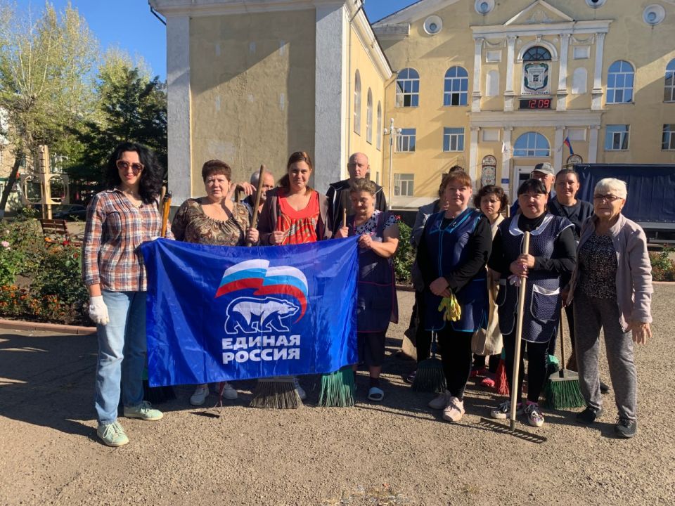 В Молодогвардейске состоялся субботник в канун празднования Дня города В Молодогвардейске состоялся субботник в канун празднования Дня города