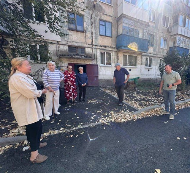 10 сентября 2025 года возле домов 100, 74, 72, 70, 68, 66 по улице Петровского было проведено собрание с жителями с целью обсуждения вопросов благоустройства и участия в конкурсном отборе инициативных проектов по развитию... 10 сентября 2025 года возле домов 100, 74, 72, 70, 68, 66 по улице Петровского было проведено собрание с жителями с целью обсуждения вопросов благоустройства и участия в конкурсном отборе инициативных проектов по развитию...