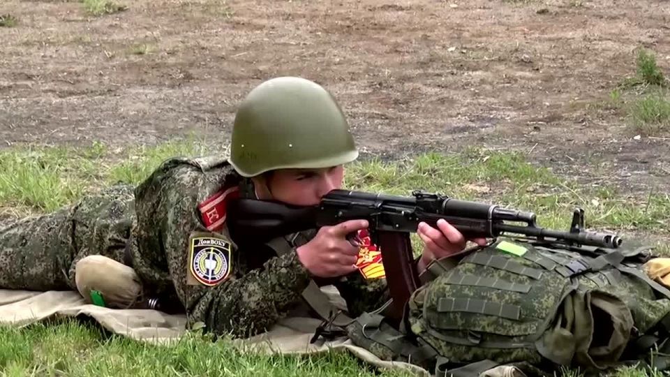 Военный комиссариат Славяносербского района Луганской Народной Республики проводит набор молодых людей в качестве кандидатов на поступления в Донецкое высшее общевойсковое командное училище в 2025 году, имеющих среднее...