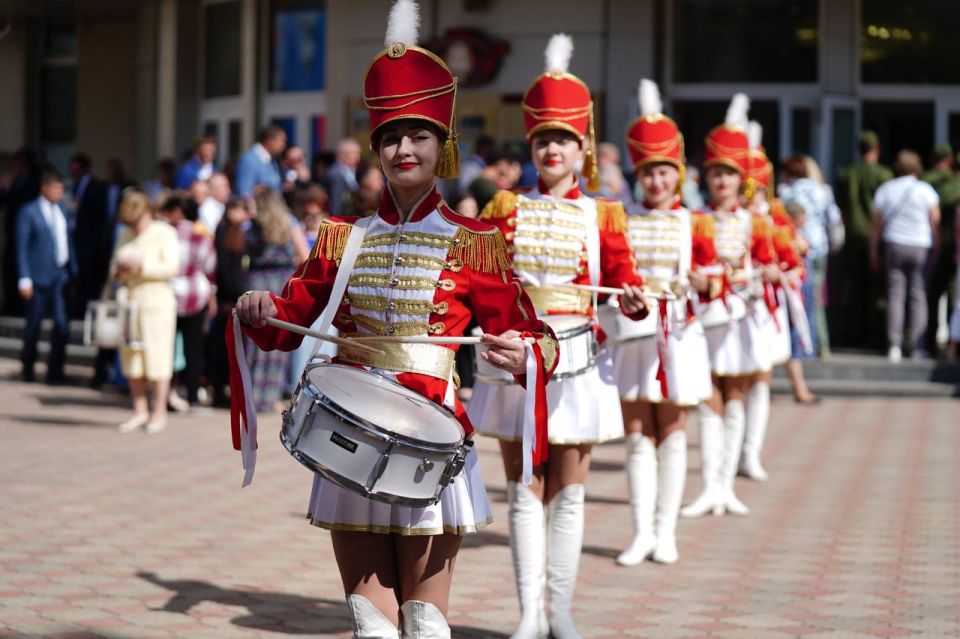 Насыщенно, разнообразно и важно Насыщенно, разнообразно и важно