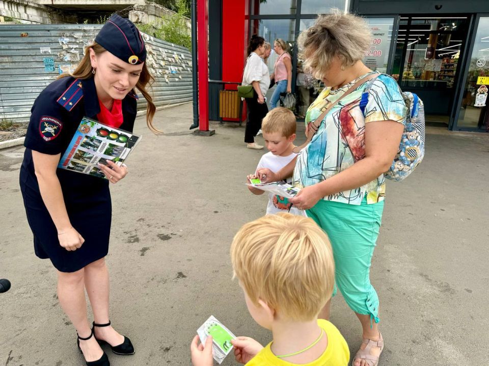 В Луганске прошла акция «Безопасная дорога для пешехода» В Луганске прошла акция «Безопасная дорога для пешехода»