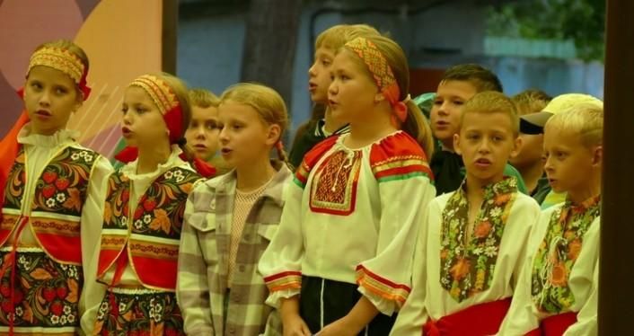 Директор котовского лагеря приглашает ребят из Новоайдара приехать в следующем году вновь Директор котовского лагеря приглашает ребят из Новоайдара приехать в следующем году вновь