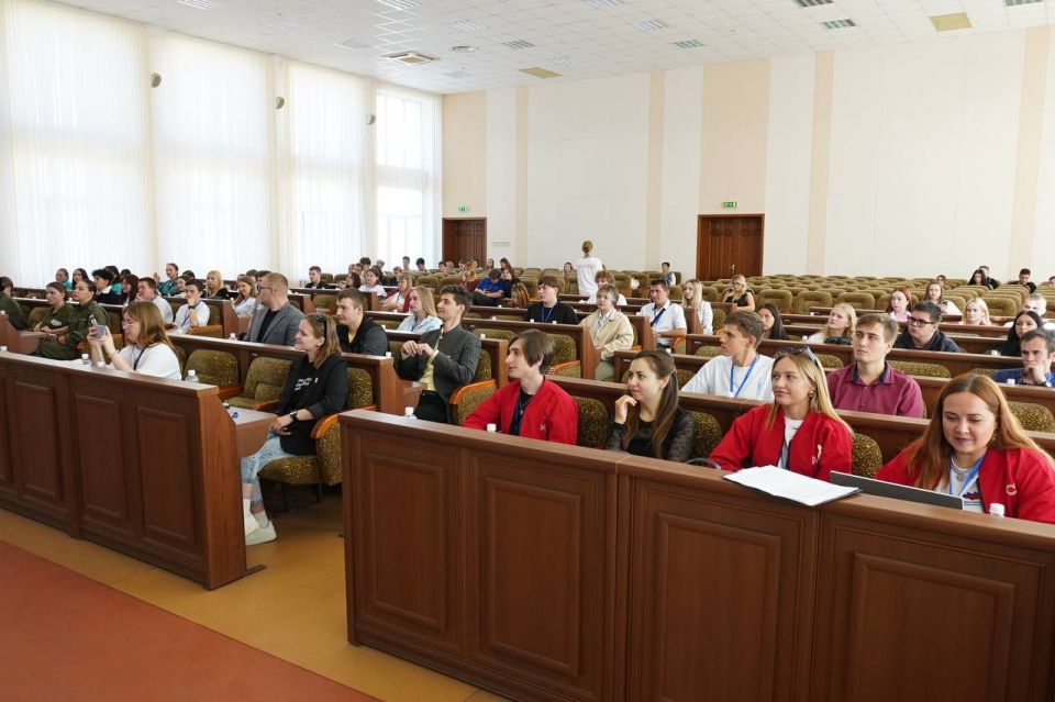 Трудовой подвиг жителей Владимира в рамках форума "Молодежь.Труд. Доблесть" Трудовой подвиг жителей Владимира в рамках форума "Молодежь.Труд. Доблесть"