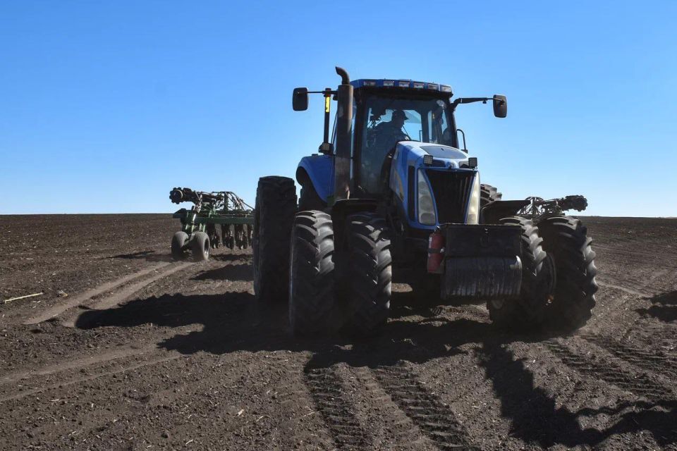 Леонид Пасечник: Уборочная кампания в республике продолжается Леонид Пасечник: Уборочная кампания в республике продолжается