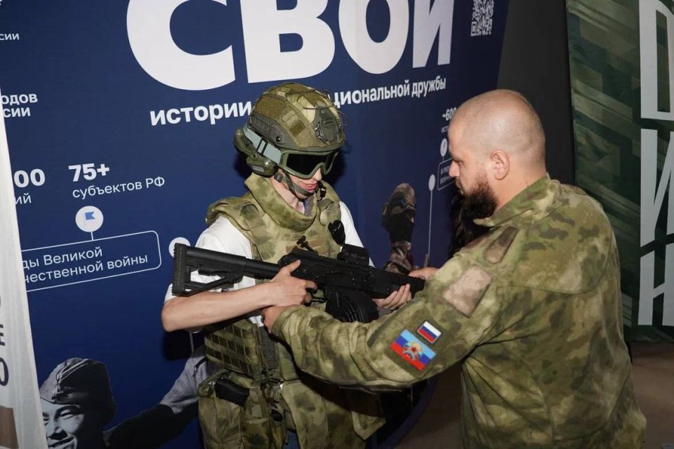 Что сегодня делали в Доме Молодежи? Что сегодня делали в Доме Молодежи?