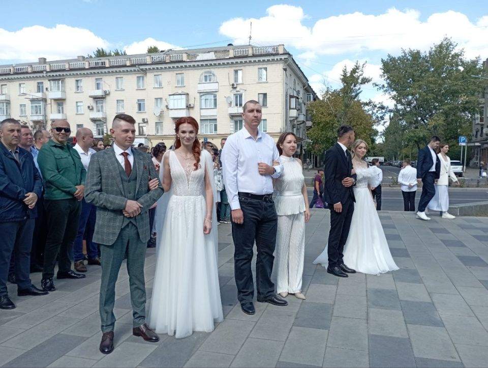 Бал молодоженов прошел в столице в рамках празднования Дня города Бал молодоженов прошел в столице в рамках празднования Дня города