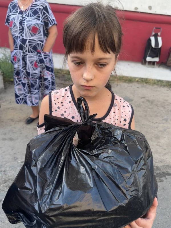 Будут ли выходить люди,которые не нуждаются в помощи,в 2 часа ночи на улицу,даже зная об угрозе беспилотной опасности,чтобы занять очередь,для получения продуктов и лекарств,я думаю нет Будут ли выходить люди,которые не нуждаются в помощи,в 2 часа ночи на улицу,даже зная об угрозе беспилотной опасности,чтобы занять очередь,для получения продуктов и лекарств,я думаю нет