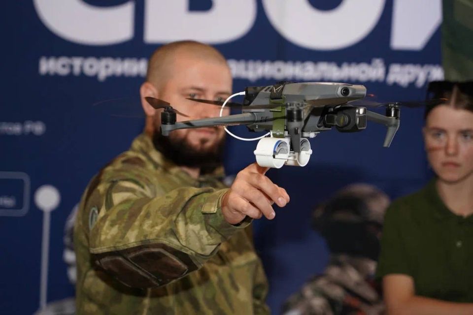 Что сегодня делали в Доме Молодежи? Что сегодня делали в Доме Молодежи?