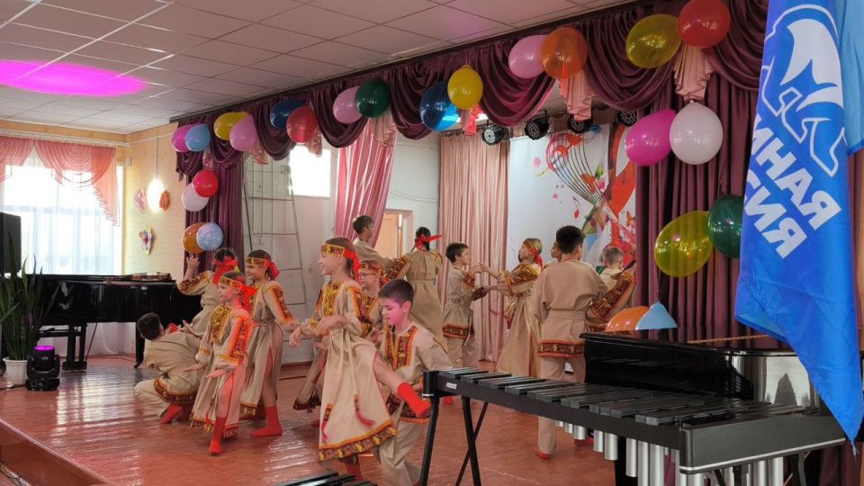 В городе Брянка состоялось долгожданное событие – после капитального ремонта внутренних помещений открылась обновленная детская школа искусств В городе Брянка состоялось долгожданное событие – после капитального ремонта внутренних помещений открылась обновленная детская школа искусств
