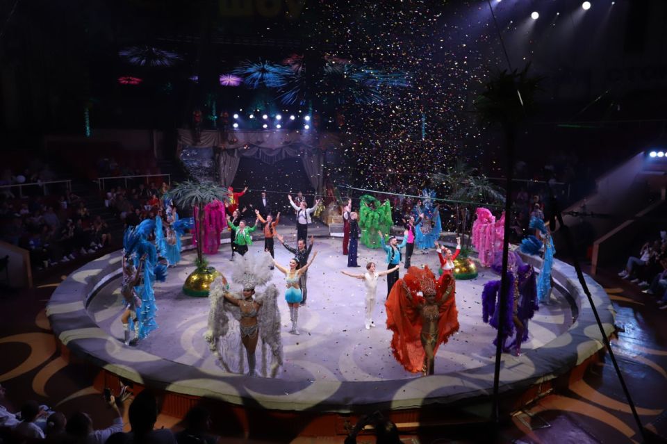 «Тропик шоу» с бегемотом Юлианой: в Луганске стартовали новый цирковой сезон «Тропик шоу» с бегемотом Юлианой: в Луганске стартовали новый цирковой сезон