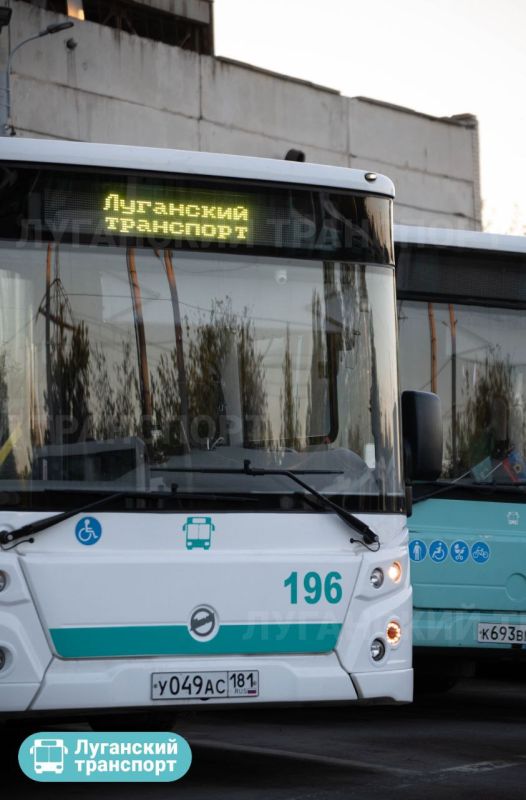 Ко Дню города улица Дениса Иванова (Сент-Этьеновская) превратилась в Луганский Арбат Ко Дню города улица Дениса Иванова (Сент-Этьеновская) превратилась в Луганский Арбат