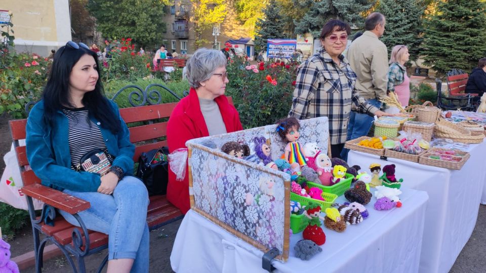 В Молодогвардейске состоялась концертная программа «С днем рождения, городок!» В Молодогвардейске состоялась концертная программа «С днем рождения, городок!»