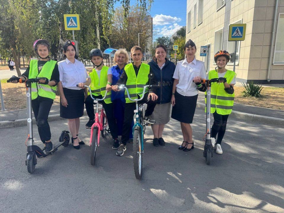 Сотрудники Госавтоинспекции по ЛНР провели мероприятие в рамках празднования Дня города Луганска Сотрудники Госавтоинспекции по ЛНР провели мероприятие в рамках празднования Дня города Луганска