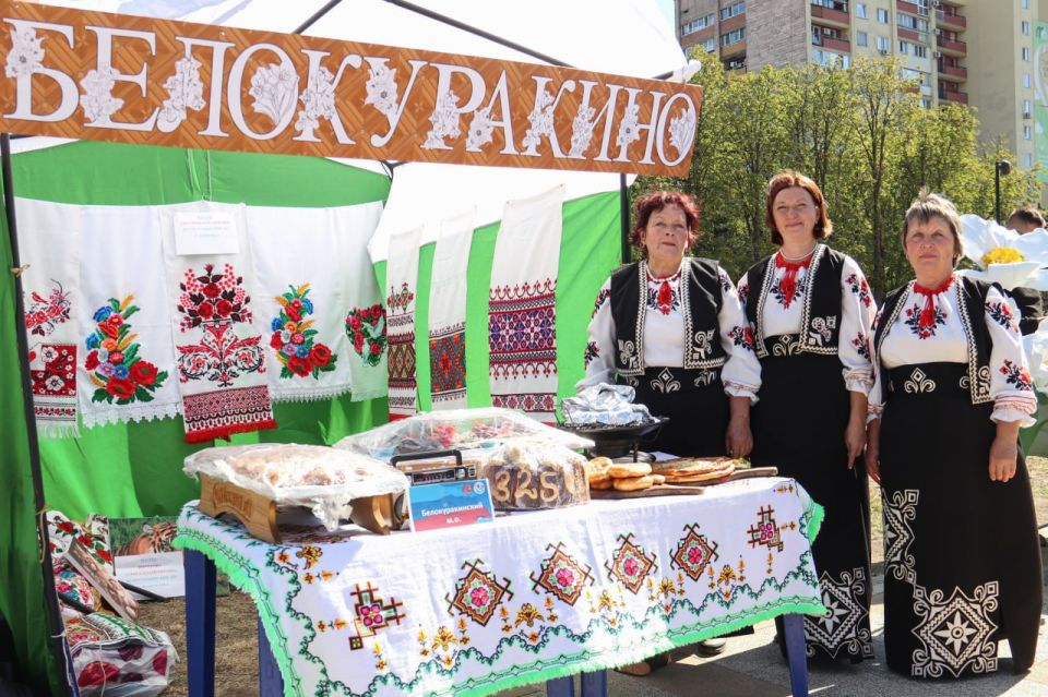 Открытый республиканский фестиваль семейного творчества и национальных культур «Созвездие мира и согласия» проходит в Луганске Открытый республиканский фестиваль семейного творчества и национальных культур «Созвездие мира и согласия» проходит в Луганске