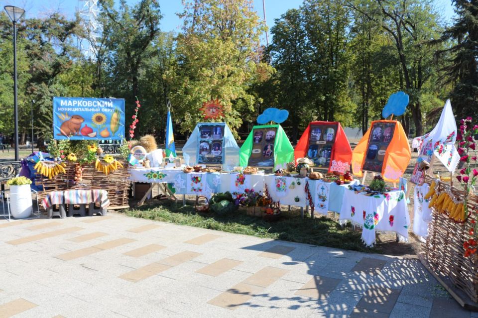 Сотрудники МБУ "Марковский районный дом культуры" приняли участие в Открытом Республиканском фестивале семейного творчества и национальных культур "СОЗВЕЗДИЕ МИРА И СОГЛАСИЯ" 2025! Сотрудники МБУ "Марковский районный дом культуры" приняли участие в Открытом Республиканском фестивале семейного творчества и национальных культур "СОЗВЕЗДИЕ МИРА И СОГЛАСИЯ" 2025!