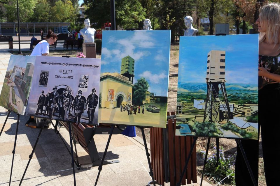 Открытый республиканский фестиваль семейного творчества и национальных культур «Созвездие мира и согласия» проходит в Луганске Открытый республиканский фестиваль семейного творчества и национальных культур «Созвездие мира и согласия» проходит в Луганске