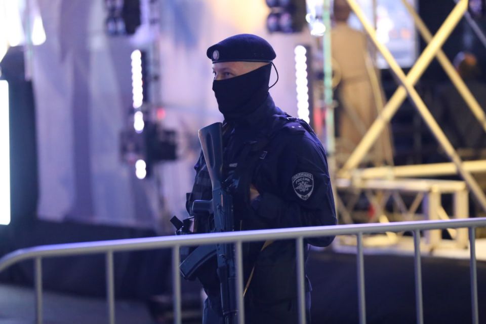 Более 200 стражей правопорядка обеспечили безопасность граждан в ходе праздничного концерта по случаю 230-летия Луганска Более 200 стражей правопорядка обеспечили безопасность граждан в ходе праздничного концерта по случаю 230-летия Луганска