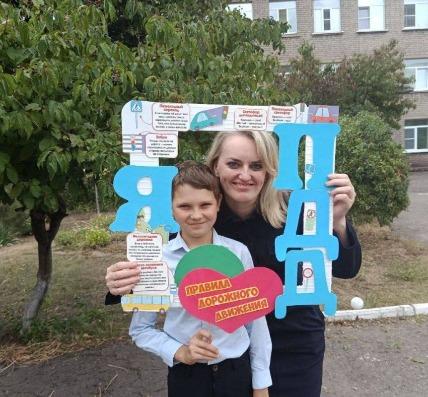 Невидимые опасности: автополицейские на реальных примерах показали школьникам последствия ДТП Невидимые опасности: автополицейские на реальных примерах показали школьникам последствия ДТП