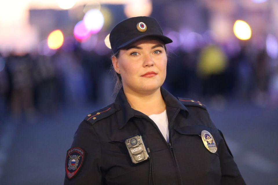 Более 200 стражей правопорядка обеспечили безопасность граждан в ходе праздничного концерта по случаю 230-летия Луганска Более 200 стражей правопорядка обеспечили безопасность граждан в ходе праздничного концерта по случаю 230-летия Луганска