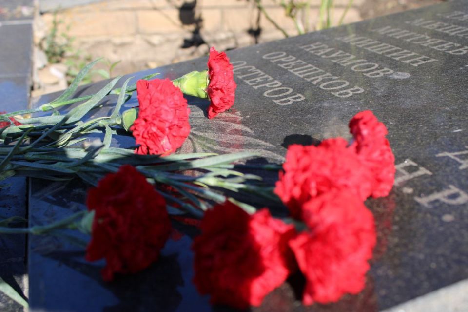 В день знаменательного события — 275-летия посёлка Троицкое и в Год защитника Отечества — состоялась церемония возложения цветов к Вечному огню В день знаменательного события — 275-летия посёлка Троицкое и в Год защитника Отечества — состоялась церемония возложения цветов к Вечному огню