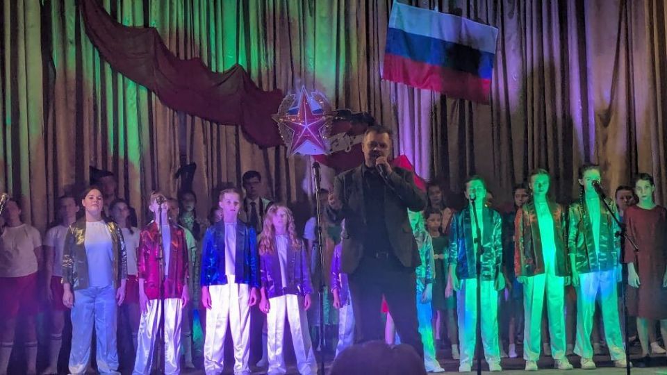 В Успенском городском доме культуры прошел творческий отчет коллективов художественной самодеятельности В Успенском городском доме культуры прошел творческий отчет коллективов художественной самодеятельности
