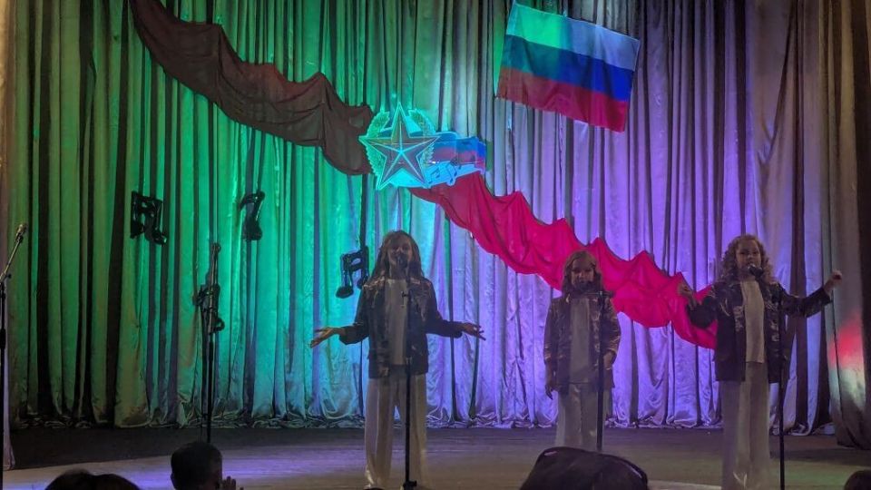 В Успенском городском доме культуры прошел творческий отчет коллективов художественной самодеятельности В Успенском городском доме культуры прошел творческий отчет коллективов художественной самодеятельности