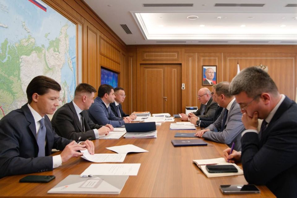 Глава Минстроя России Ирек Файзуллин провел совещание по вопросам модернизации коммунальной инфраструктуры Запорожской области Глава Минстроя России Ирек Файзуллин провел совещание по вопросам модернизации коммунальной инфраструктуры Запорожской области