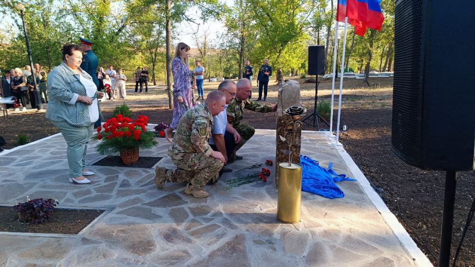 Регкоординатор проекта «Историческая память» Юрий Юров принял участие в открытии памятного знака Защитникам Донбасса Регкоординатор проекта «Историческая память» Юрий Юров принял участие в открытии памятного знака Защитникам Донбасса