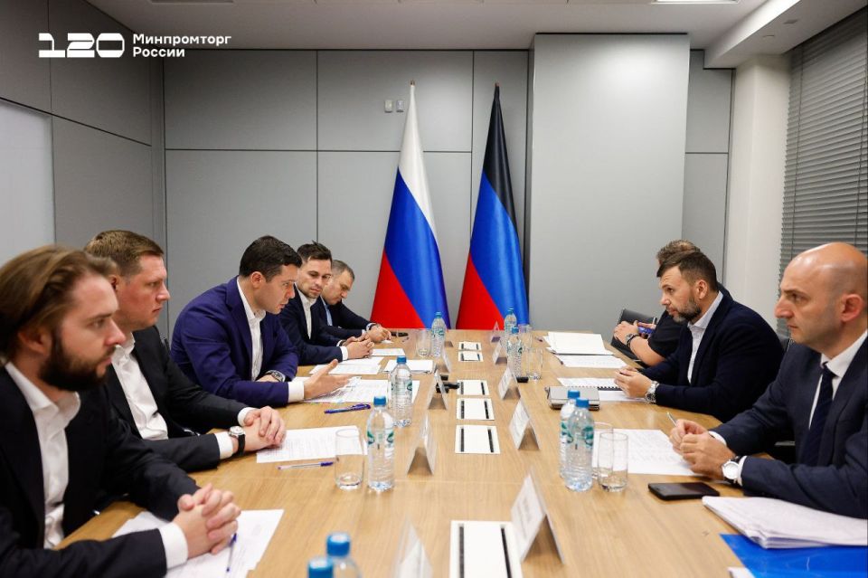 Антон Алиханов посетил промышленные предприятия Донбасса Антон Алиханов посетил промышленные предприятия Донбасса
