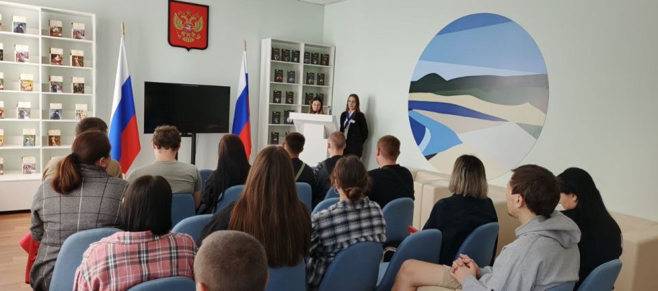 Сотрудник отдела обслуживания ЦРМБ МБУ «Новопсковская ЦБС» совместно с представителями ПСБ банка провели важную и актуальную открытую беседу для жителей нашего округа, посвященную финансовой безопасности и борьбе с... Сотрудник отдела обслуживания ЦРМБ МБУ «Новопсковская ЦБС» совместно с представителями ПСБ банка провели важную и актуальную открытую беседу для жителей нашего округа, посвященную финансовой безопасности и борьбе с...