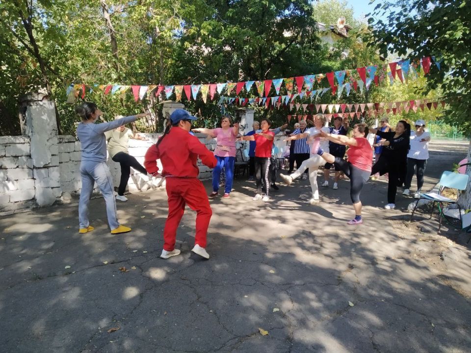 В Антрацитовском комплексном центре социального обслуживания населения (предоставления социальных услуг) для студентов «Университета третьего возраста» и других подопечных Центра состоялась Спартакиада «Полный вперед» В Антрацитовском комплексном центре социального обслуживания населения (предоставления социальных услуг) для студентов «Университета третьего возраста» и других подопечных Центра состоялась Спартакиада «Полный вперед»