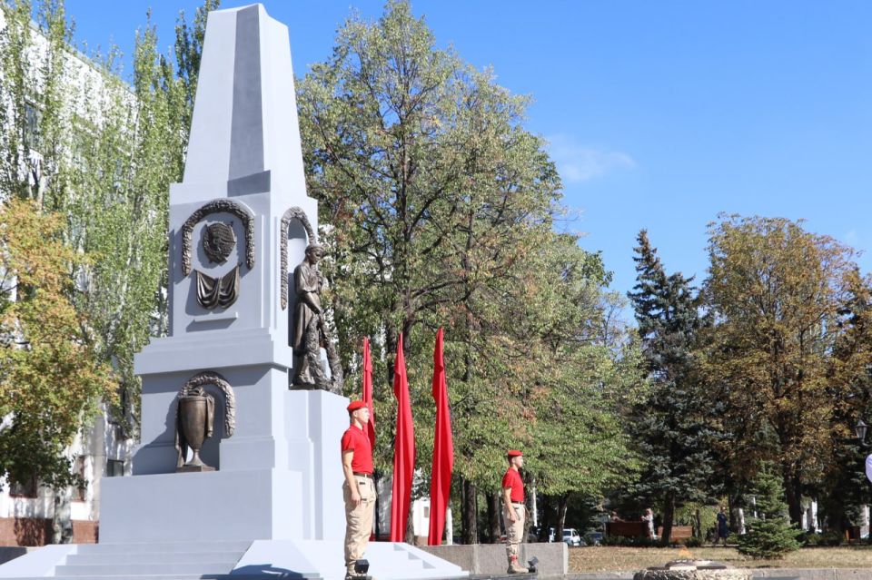 Наталия Жулинская: Сегодня наш город с рабочим визитом посетили губернатор Омской области Виталий Хоценко и митрополит Омский и Прииртышский Дионисий Наталия Жулинская: Сегодня наш город с рабочим визитом посетили губернатор Омской области Виталий Хоценко и митрополит Омский и Прииртышский Дионисий