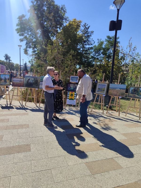 В рамках празднования юбилея Луганска 14 сентября в 11:00 в сквере им. Молодой гвардии состоялся открытый фестиваль семейного творчества и национальных культур «Созвездие мира и согласия» В рамках празднования юбилея Луганска 14 сентября в 11:00 в сквере им. Молодой гвардии состоялся открытый фестиваль семейного творчества и национальных культур «Созвездие мира и согласия»