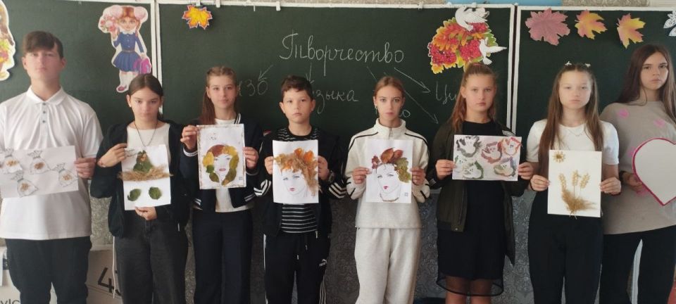 В учебных учреждениях Краснодонщины состоялось внеурочное занятие «Разговоры о важном» В учебных учреждениях Краснодонщины состоялось внеурочное занятие «Разговоры о важном»