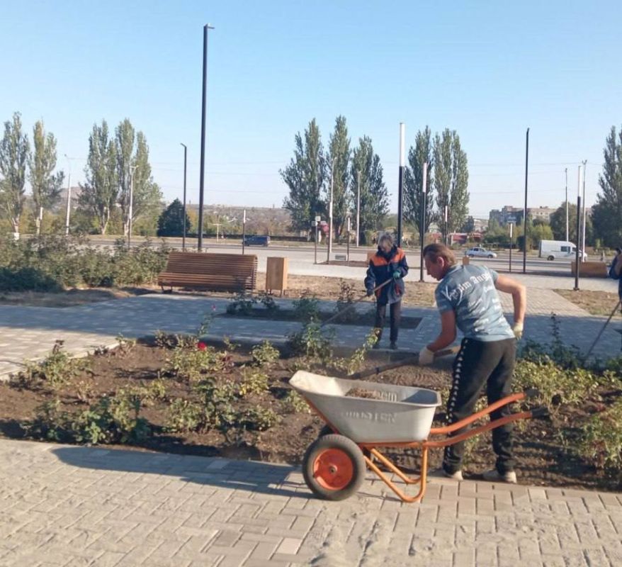 Коммунальные службы проводят работы на территории города Коммунальные службы проводят работы на территории города