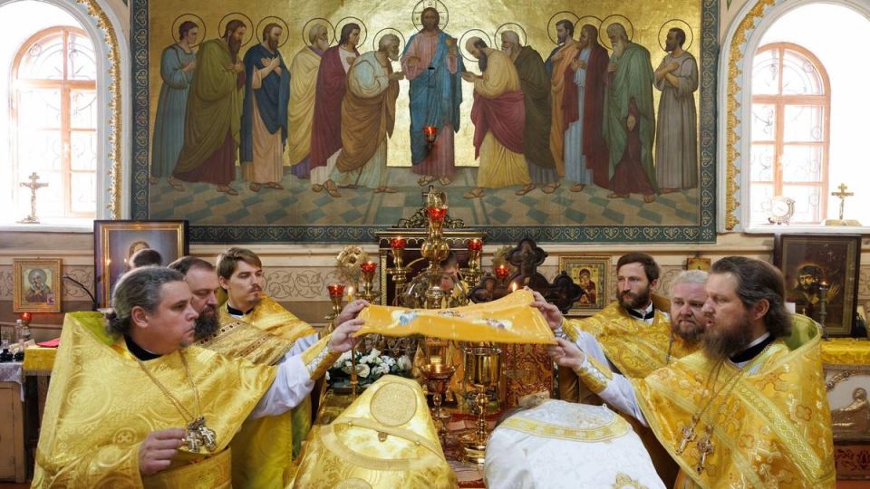 Денис Мирошниченко принял участие в архиерейской службе в день юбилея Николо-Преображенского собора Денис Мирошниченко принял участие в архиерейской службе в день юбилея Николо-Преображенского собора