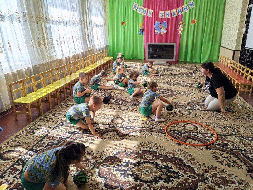 В рамках партпроекта «Здоровое будущее» Координатор Татьяна Пономарева совместно с муниципальным депутатом Еленой Сычевой посетили ГБУ Дошкольного образования ЛНР Станично-Луганский ясли-сад «Сказка» В рамках партпроекта «Здоровое будущее» Координатор Татьяна Пономарева совместно с муниципальным депутатом Еленой Сычевой посетили ГБУ Дошкольного образования ЛНР Станично-Луганский ясли-сад «Сказка»