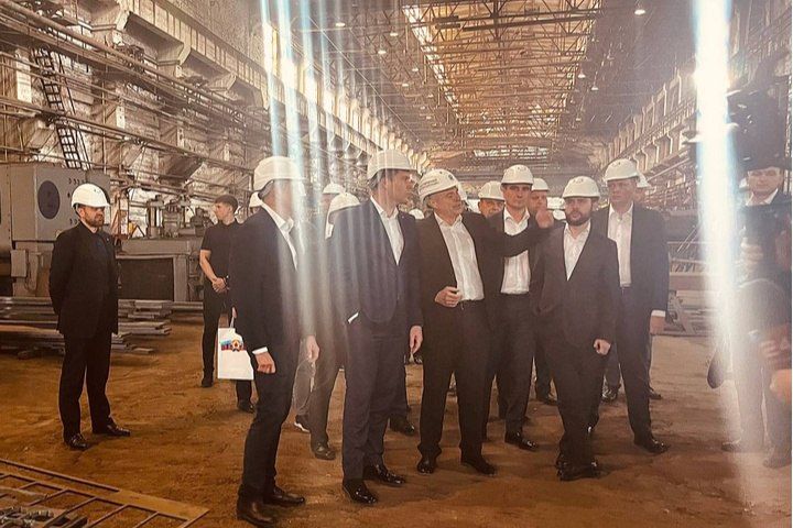 «Республика показывает себя на очень высоком уровне»: Минпромторг России увеличит расходы на промышленность ЛНР «Республика показывает себя на очень высоком уровне»: Минпромторг России увеличит расходы на промышленность ЛНР