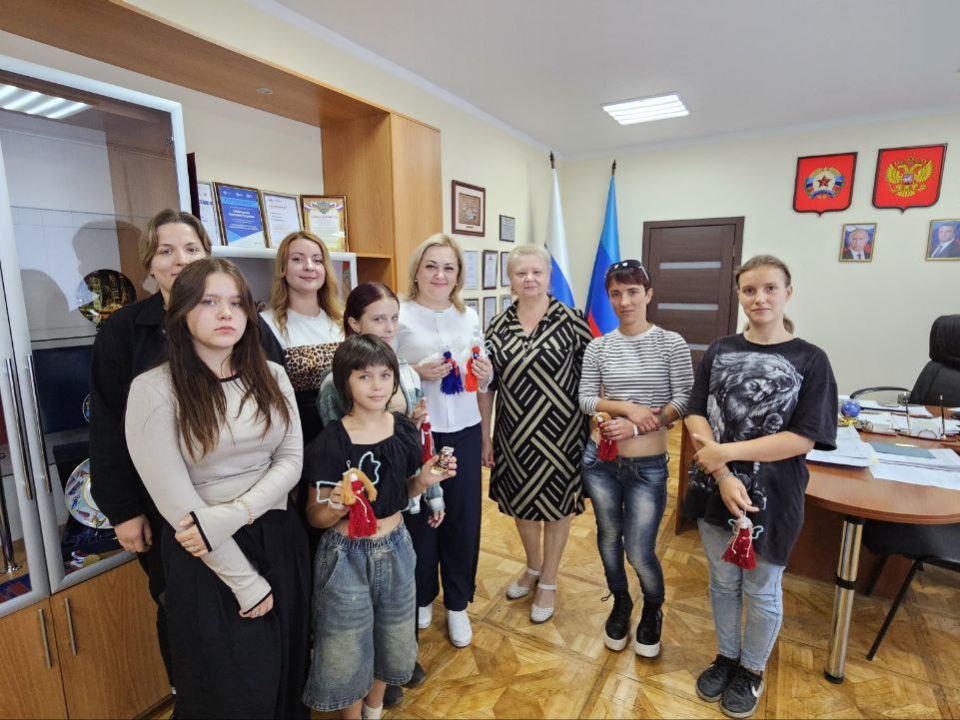 ТИК и МИК Алчевска провели мастер-класс ко Дню города ТИК и МИК Алчевска провели мастер-класс ко Дню города