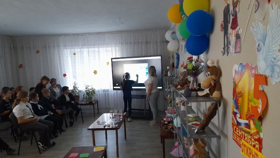 Сегодня Ровеньковский детский центр научно-технического творчества распахнул двери в новый 2025-2026 учебный год Сегодня Ровеньковский детский центр научно-технического творчества распахнул двери в новый 2025-2026 учебный год