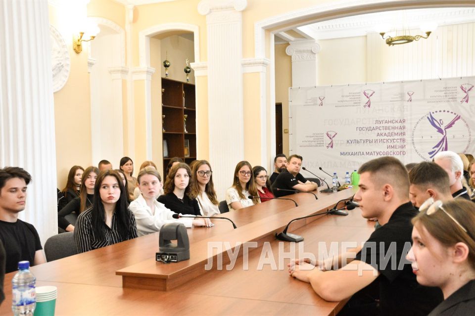 В ЛГАКИ имени М. Матусовского состоялась встреча с представителями творчества В ЛГАКИ имени М. Матусовского состоялась встреча с представителями творчества