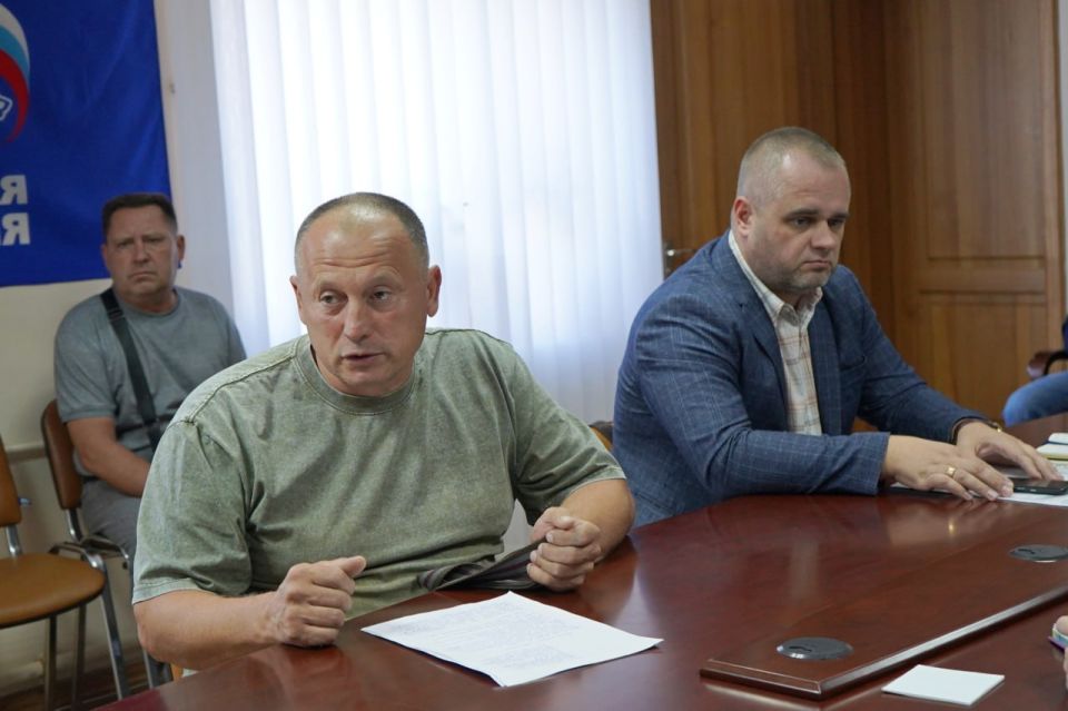 Андрей Сухачев: В ходе очередного приема совместно с представителями структурных подразделений Администрации и "Единой управляющей компании" рассмотрели шесть обращений граждан Андрей Сухачев: В ходе очередного приема совместно с представителями структурных подразделений Администрации и "Единой управляющей компании" рассмотрели шесть обращений граждан