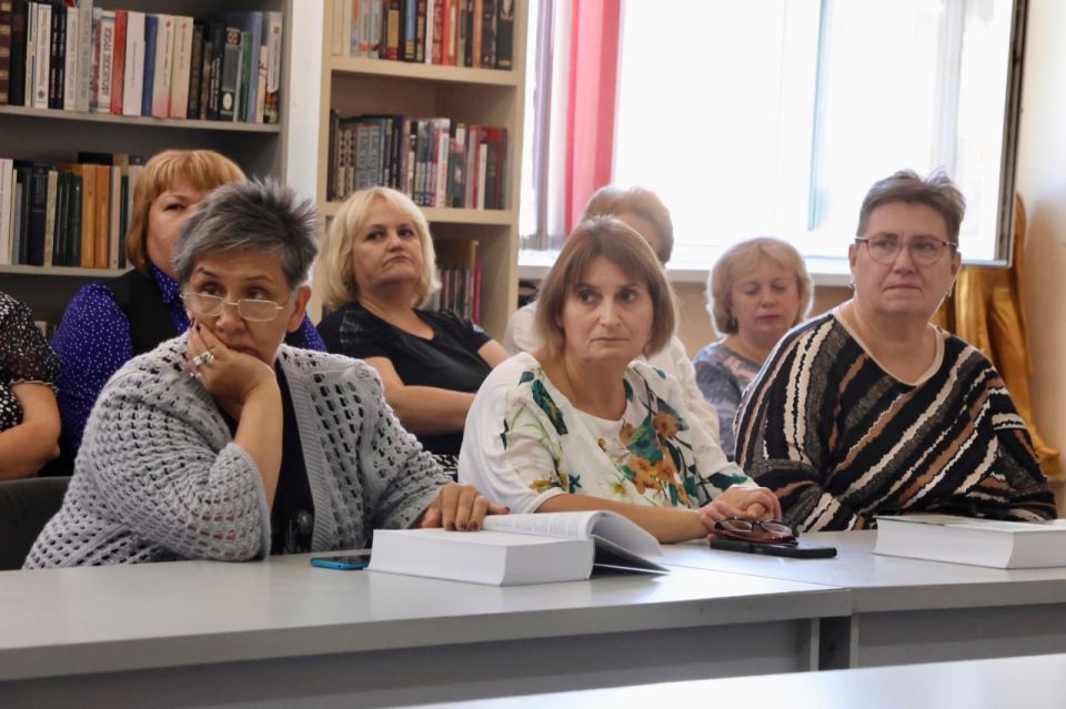 Сегодня принял участие в значимом для культурной жизни ЛНР событии — передаче 150 экземпляров книги мелитопольского писателя Сергея Авдеенко «Длинная дорога домой. Крым, Донбасс, Новороссия» фонду библиотек нашей Республики Сегодня принял участие в значимом для культурной жизни ЛНР событии — передаче 150 экземпляров книги мелитопольского писателя Сергея Авдеенко «Длинная дорога домой. Крым, Донбасс, Новороссия» фонду библиотек нашей Республики