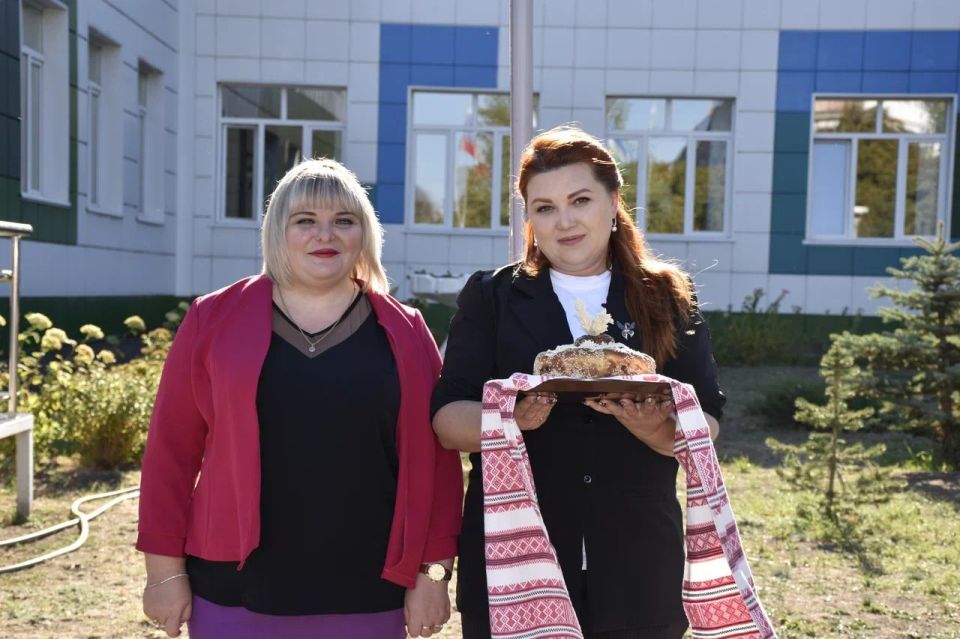 В Петровской школе № 22 им. генерал-майора М.М.Шаймуратова – новый школьный автобус В Петровской школе № 22 им. генерал-майора М.М.Шаймуратова – новый школьный автобус