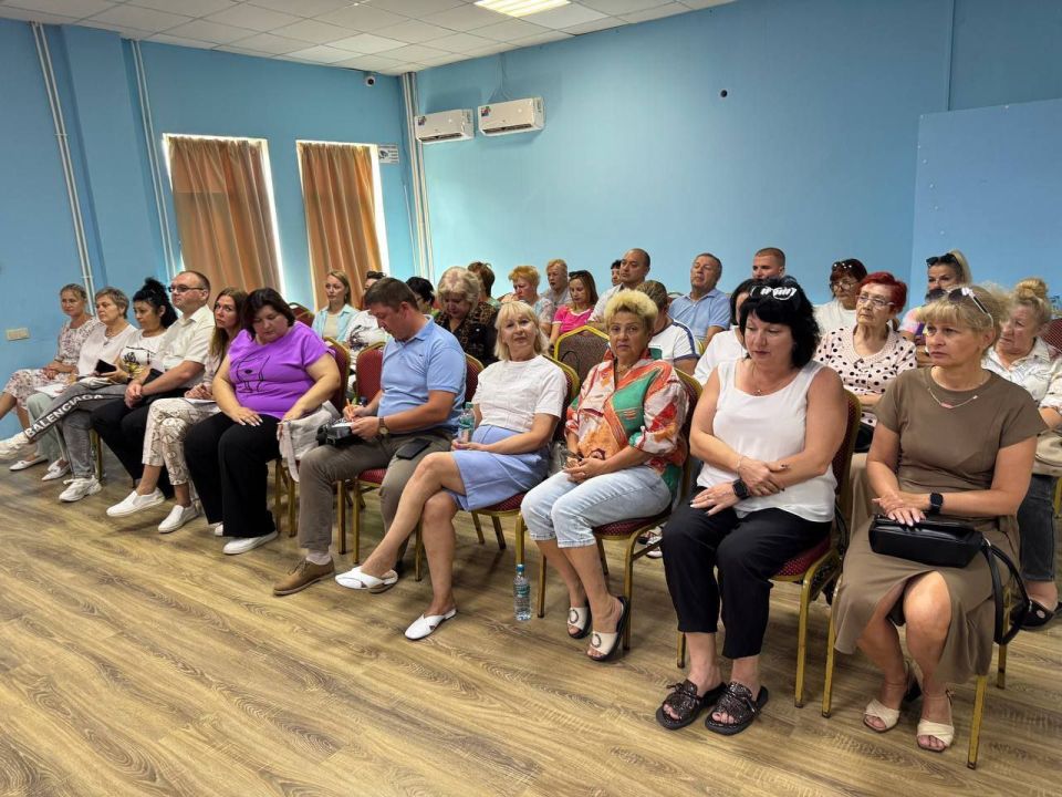 Константин Бутримов: Сочи стал площадкой для повышения квалификации профсоюзных лидеров ЛНР Константин Бутримов: Сочи стал площадкой для повышения квалификации профсоюзных лидеров ЛНР